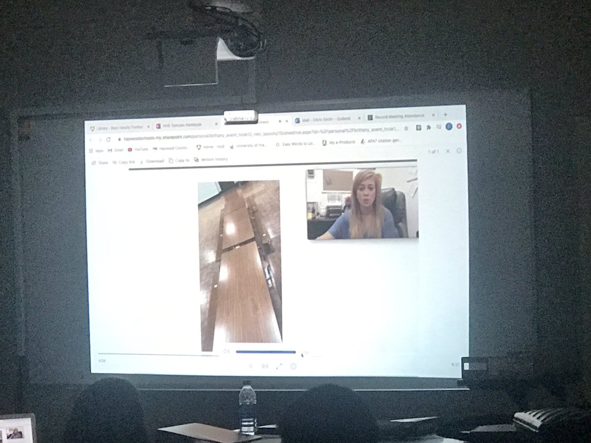 hassell_joey's tweet photo. Took time to visit our #Tomcat1 (9th & 10th) students during #TomcatTime. Devices were being distributed & @brittjordan__ was on screen walking through steps to download key apps @MicrosoftTeams & @msonenote as well as providing key safety updates for our #HaywoodTomcats! 💜 https://t.co/0j0YESJesf