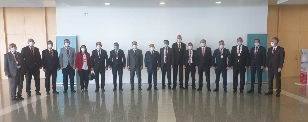 ayhan_salman's tweet photo. Belediye Başkanları İstişare ve Değerlendirme Toplantısı'nda Cumhurbaşkanı'mız Sn. @RTErdogan' ı dinledik. Yarın Cumhurbaşkanımızın vereceği müjde ile ülkemiz yeni bir adım daha atacak #TürkiyeİçinCanlaBaşla
#BursaİçinCanlaBaşla https://t.co/MwysIB3MJ3