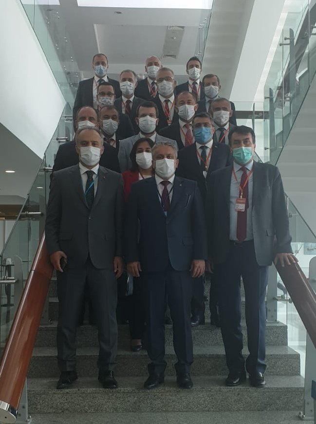 ayhan_salman's tweet photo. Belediye Başkanları İstişare ve Değerlendirme Toplantısı'nda Cumhurbaşkanı'mız Sn. @RTErdogan' ı dinledik. Yarın Cumhurbaşkanımızın vereceği müjde ile ülkemiz yeni bir adım daha atacak #TürkiyeİçinCanlaBaşla
#BursaİçinCanlaBaşla https://t.co/MwysIB3MJ3