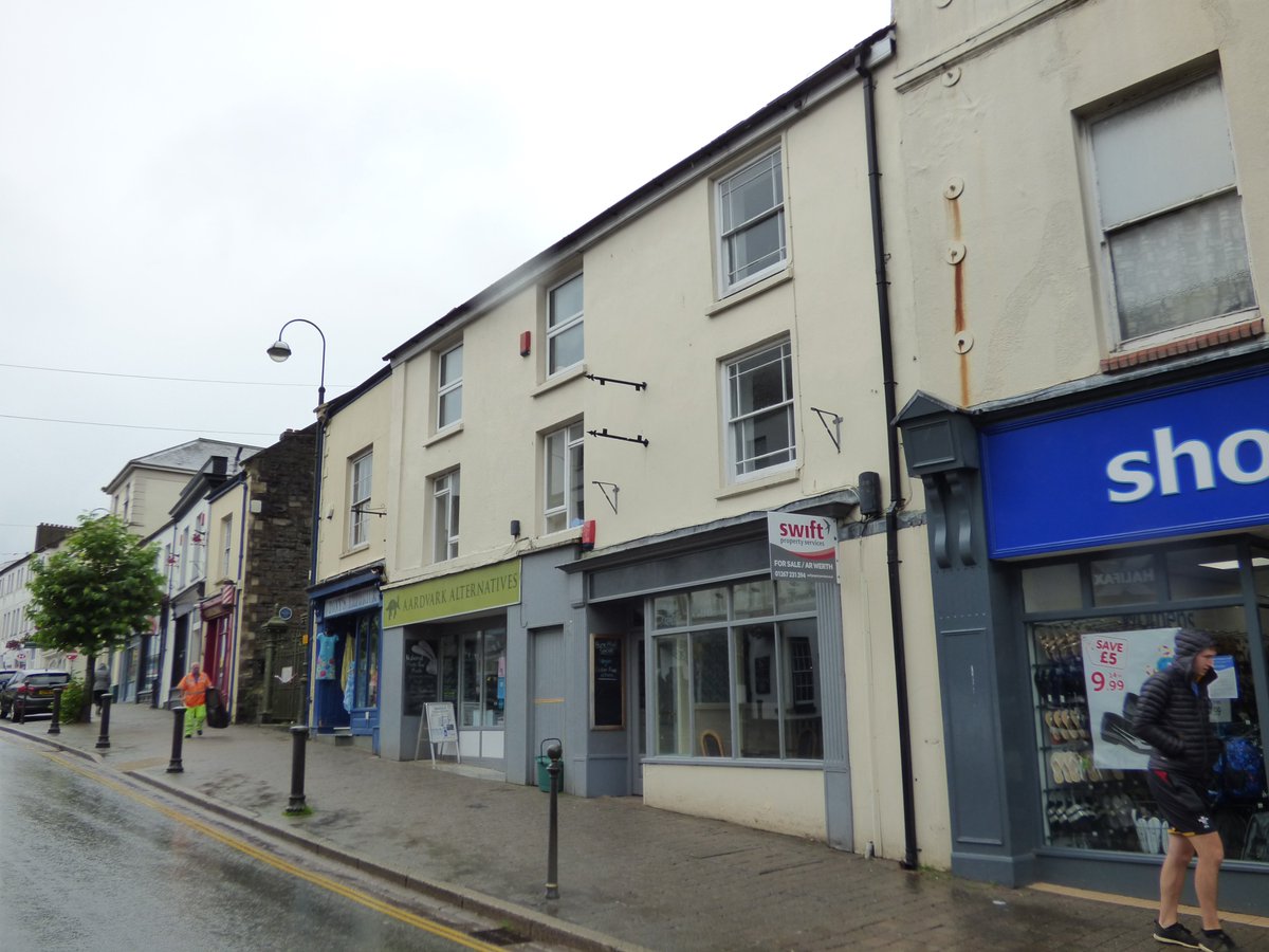 **FOR SALE** Three storey premises on Lammas Street #Carmarthen with parking .  Ground floor commercial premises and two apartments swiftpropertyservices.co.uk/property-detai…