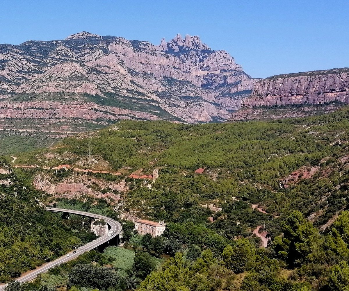 valls_pere's tweet photo. Acabem la trilogia amb la pujada a Sant Salvador de les Espases. #vacances2020 #OlesadeMontserrat #montserrati #creudebeca #camidelsvoluntaris #santsalvador #pladelfideuer #roureda #porxosantaoliva. https://t.co/MtCFOMmnBP