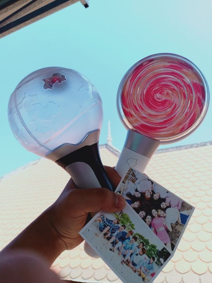 VOTING FOR BTS AND TWICE!PREPARE NOW ARMYONCES!Re-upload, please participate  @BTS_twt  @JYPETWICE  #BTS    #TWICE    #armyonces