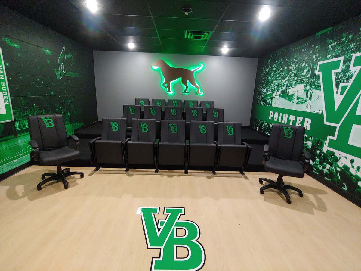 DreamSeat_HS's tweet photo. Gorgeous film room over at Van Buren HS (AR)!! Glad we could be a part of such an awesome project!! @VanBurenHS @pointerbball https://t.co/4AUHdw20HJ