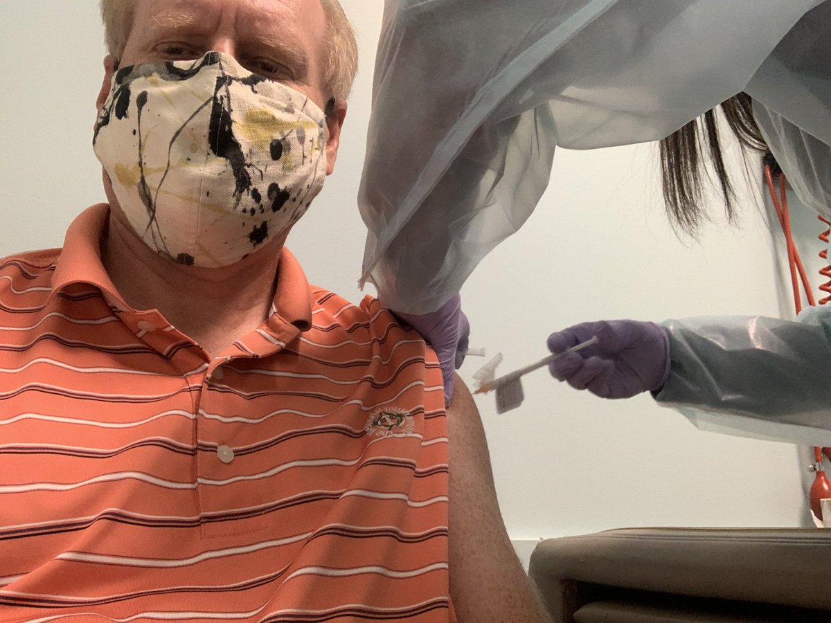 KidsOncDoc's tweet image. Excited to get my 2nd Pfizer Covid-19 vaccine shot (or placebo) today! Let’s gooo! Let’s get this pandemic behind us! ⁦@pfizer⁩ #clinicaltrials #covid #vaccines #volunteers #optimistic