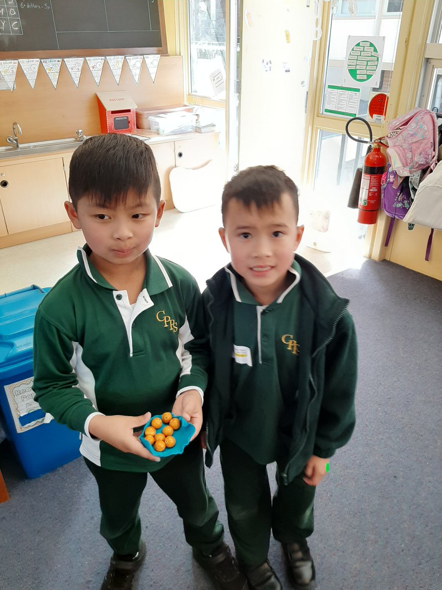 In 2 Condobolin, we're learning about the properties of materials. We experimented with foil, paper, play-doh and more to design a free-standing container that could fit the most beads. Can you beat 133? <a href="/PsCondell/">CondellParkPS</a>