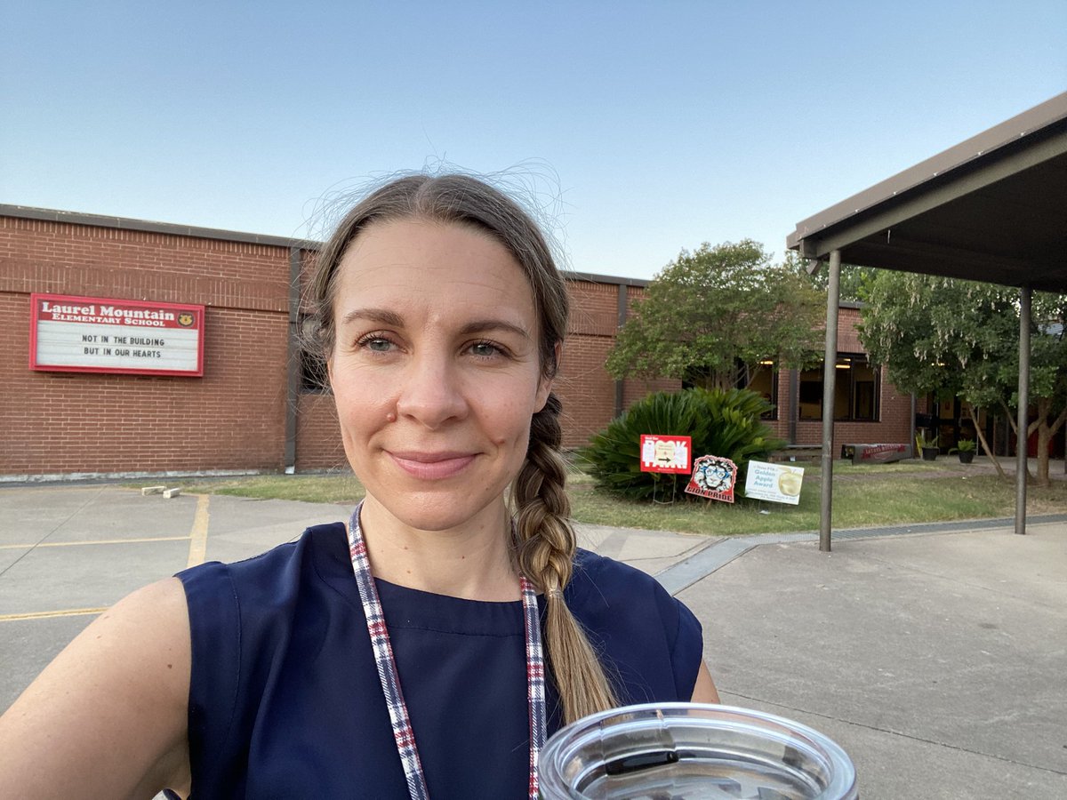 ibmarvel's tweet photo. Not missing out on my favorite part of the day-greeting the LME family and welcoming them to school! Welcome, Lions! Have a GREAT day! #LMEbrave @RoundRockISD https://t.co/dSksTUAQVW