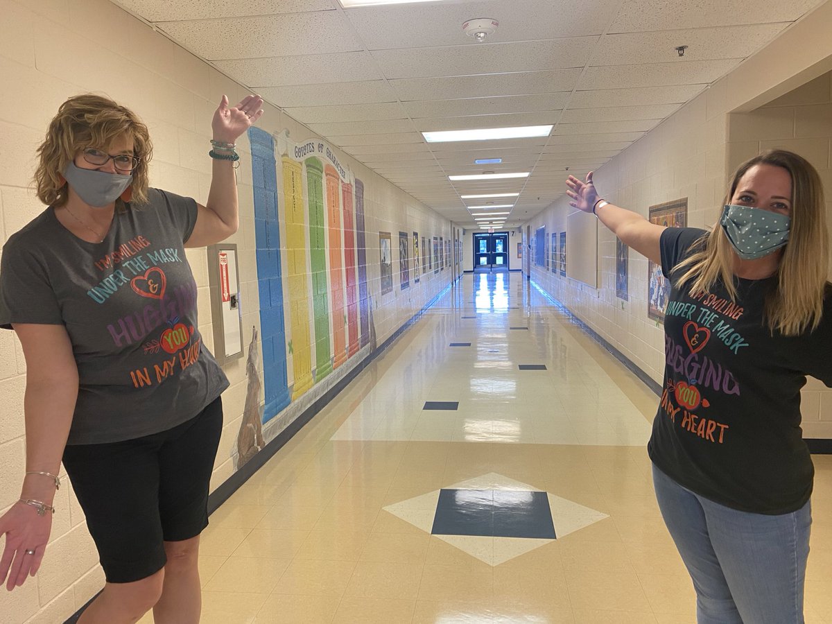 Happy first day, Coyotes! 🍎 “I’m smiling under the mask and hugging you in my heart!” Here’s to a uniquely wonderful year, Cloverdale! 💞 <a href="/sbonk93/">Shawn Bonk</a> <a href="/CloverdaleElem/">Cloverdale School</a> <a href="/CCSD93/">CCSD93</a> #CCSD93