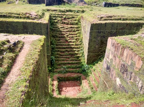 At the same time Manjarabad had some very prominent Indian characteristics.This is mainly the heavily decorated gate with flower like design as well as a cross shaped step-well for storing water.Both of these are unique to Indian forts.