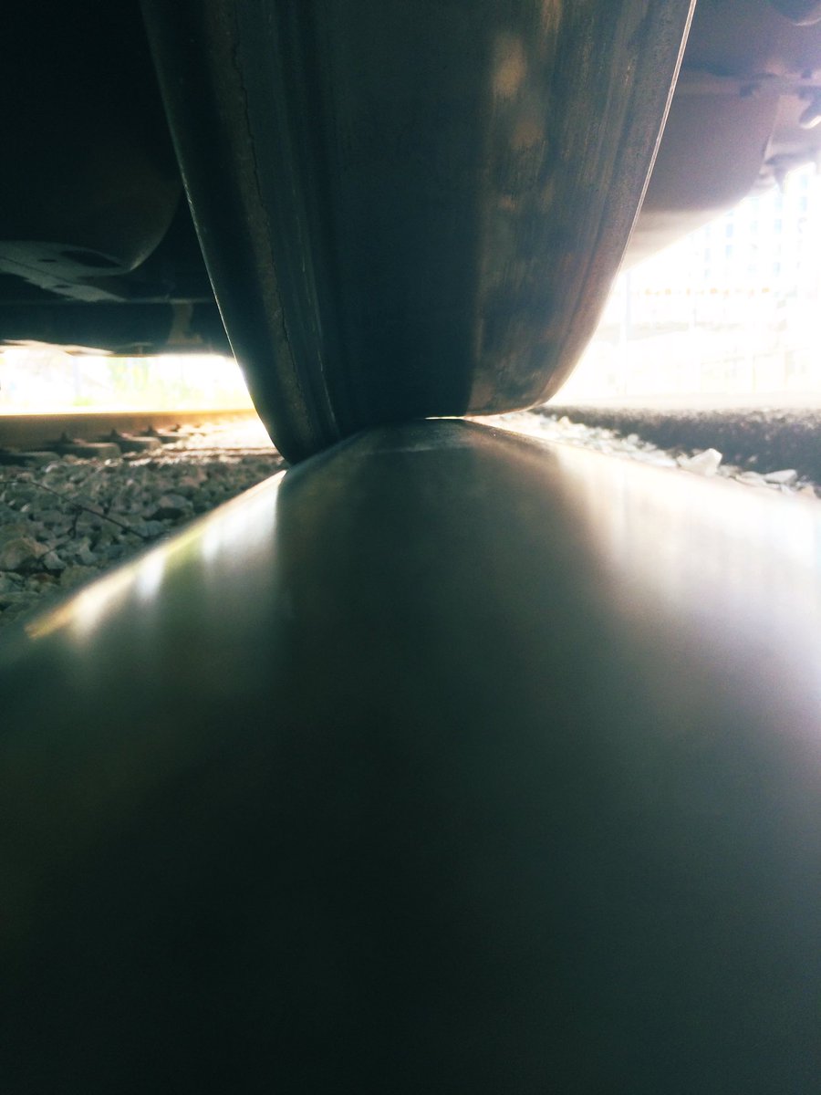 micmic44470's tweet photo. Roue en acier sur rail en acier ....
Le meilleur rรฉsumรฉ du chemin de fer ...
#SNCF #sncf #ferroviaire #train #jeudiphoto #phototrain @TERPays2LaLoire @SNCFReseau @GroupeSNCF https://t.co/yzgRqIvkzW