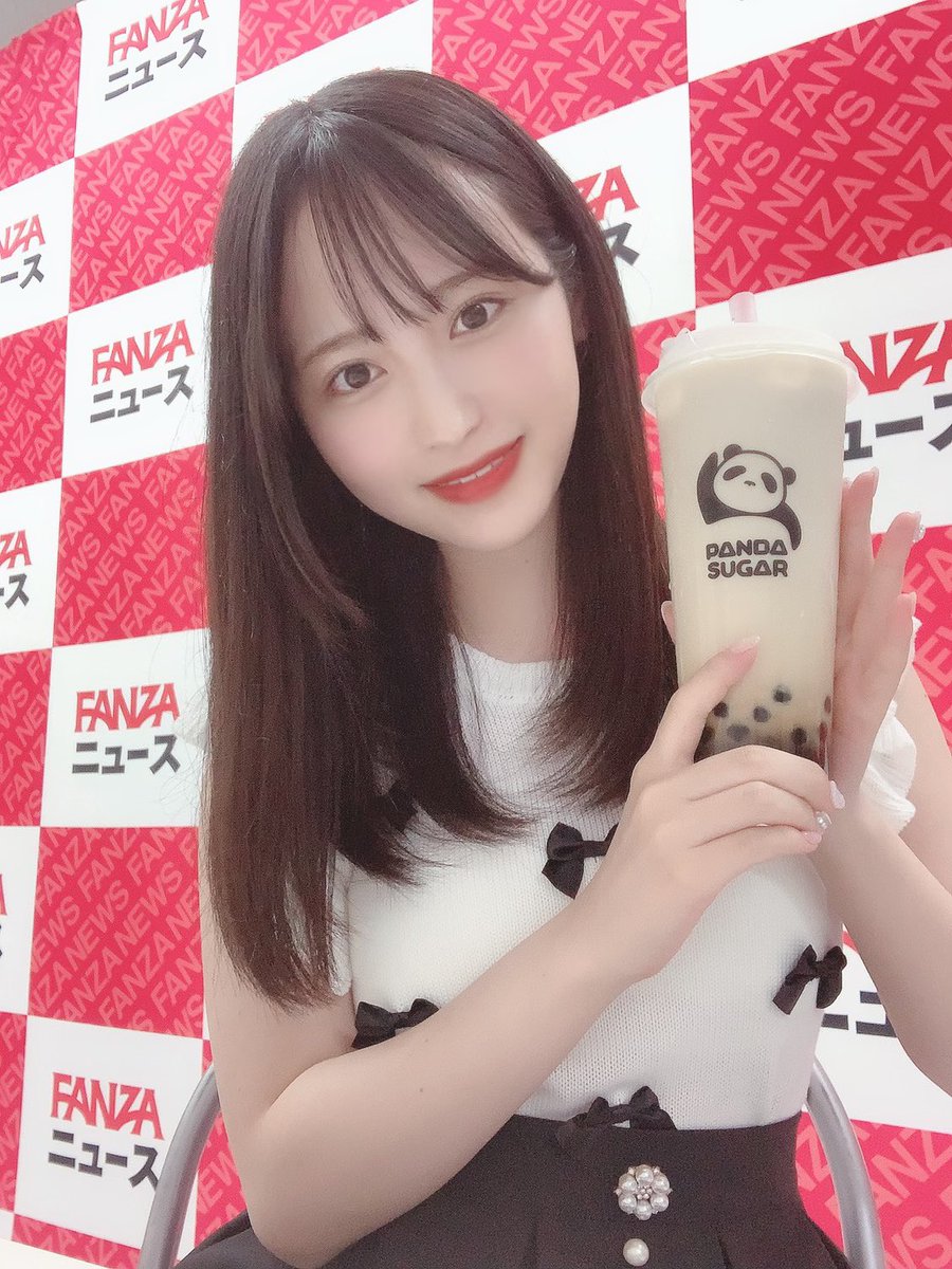 この前タピオカ届けてくれた超優しいプロデューサーさんが今日もタピオカ買ってきてくれた🥺💕
神様👼

そしてMOODYZの広報さんのロック画面が私で嬉しかった(   ¯꒳¯ )♡ https://t.co/feouUY5SMJ