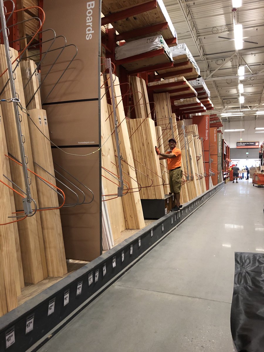Jr. on MET making it do what he does. Making  white wood look good. Thank you ⁦@Carell_R⁩ ⁦<a href="/ASummers_HD/">Avery Summers</a>⁩ ⁦<a href="/shock_stephanie/">Stephanie Lower</a>⁩ ⁦<a href="/DepotGriffin/">Griffin Home Depot</a>⁩