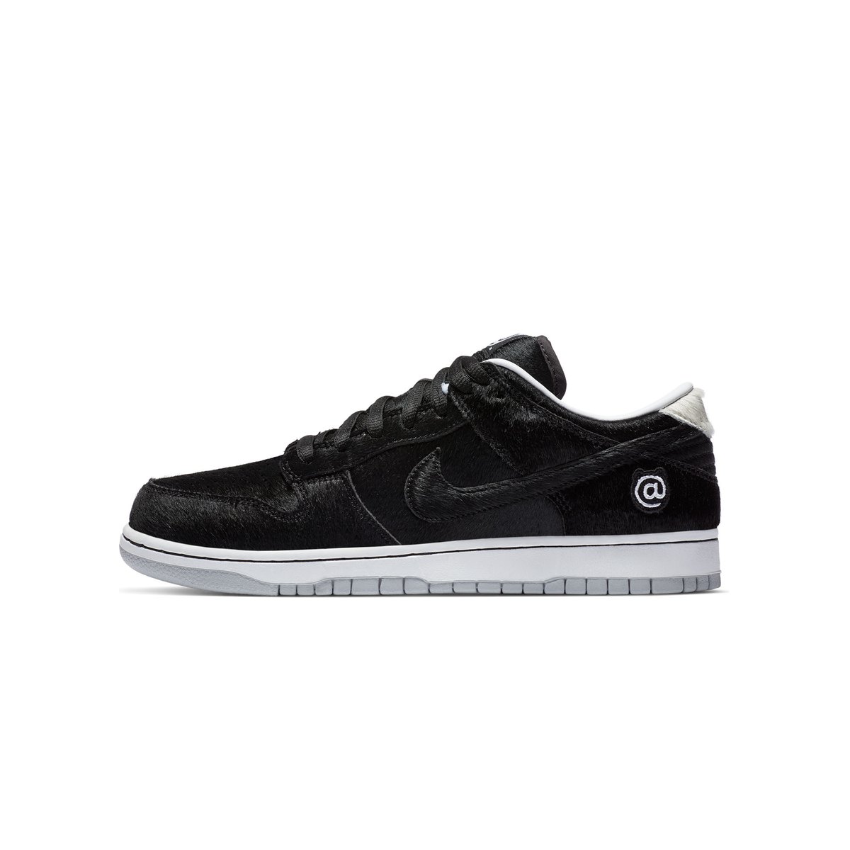 Renarts1981's tweet image. Nike SB x Medicom Dunk Low OG —Twitter Raffle

To Enter for chance to purchase you must...
Follow @renarts1981
Tag 2 friends in the comments with your US Size

Raffle ends on August 21st at 6pm EST SHARP. Winners will be contacted via DM.