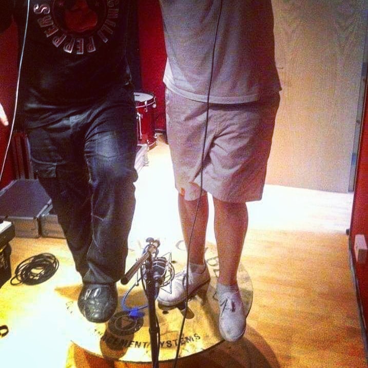 #tbt That time I created an army chanting and hitting their shields for the concept album Uprising by @ROOM9ROCKS using 2 guys, a cable drum and many many many layers. The result was huge.

#inthestudio #makingmusic #conceptalbum #recordproduction #foley
