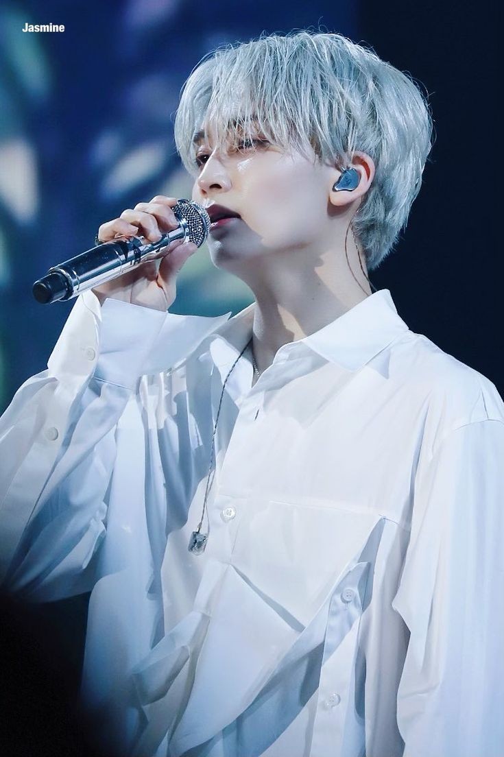 JEONGHAN'S SIDE PROFILEA thread;