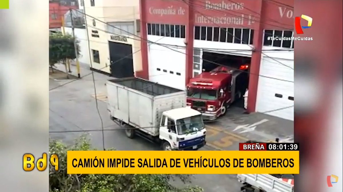 #EnVivo | #Breña: camión impide salida de vehículos de bomberos. EN VIVO ►  ptv.pe/vivo
#PanamericanaNoticias #BuenosDíasPerú