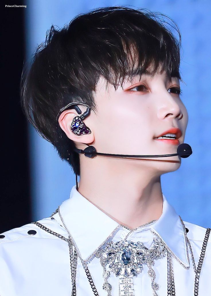 JEONGHAN'S SIDE PROFILEA thread;