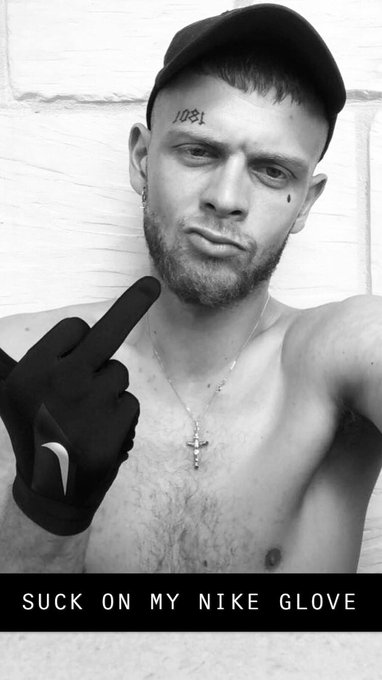 Come suck on this!???

Rt for more content from the one and only! ?ScallyKing?

@Nike @hungyoungbrit