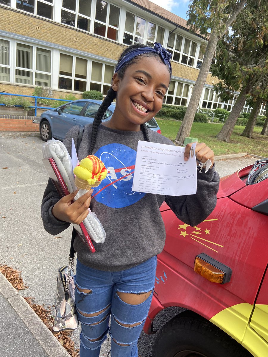 StAnnes_N13's tweet photo. A big thank you to all of our Yr 11 students. It has been great having you in school today and celebrating your results. You are all destined for great things and we look forward to seeing lots of you in September in @StAnnes_6thForm ✨ #StAnnesEnfield #gcseresults2020 https://t.co/M9pGLjxuPC