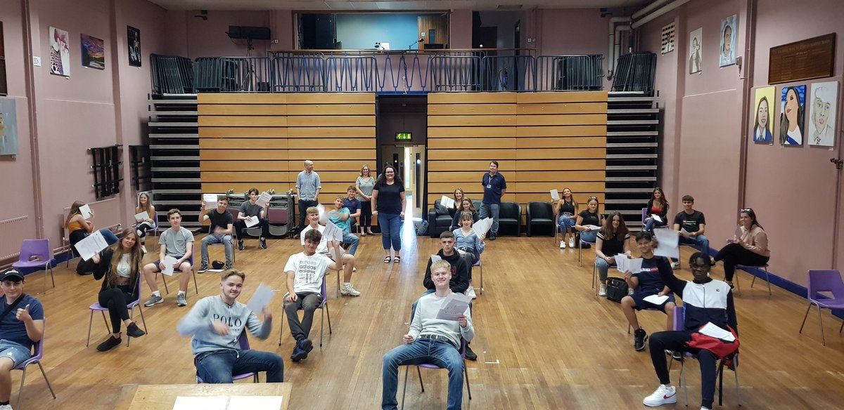 11MB results day at TMCS. I'm so proud of you all my wonderful 11MB. I was overjoyed to see you all. Good luck and remember to reach for the stars! #GoMakeADifference #FirstTutorGroupEver #ImGoingToMissYouAll #KeepInTouch ❤❤❤ @tmcsjanzan @TimSmithCEO