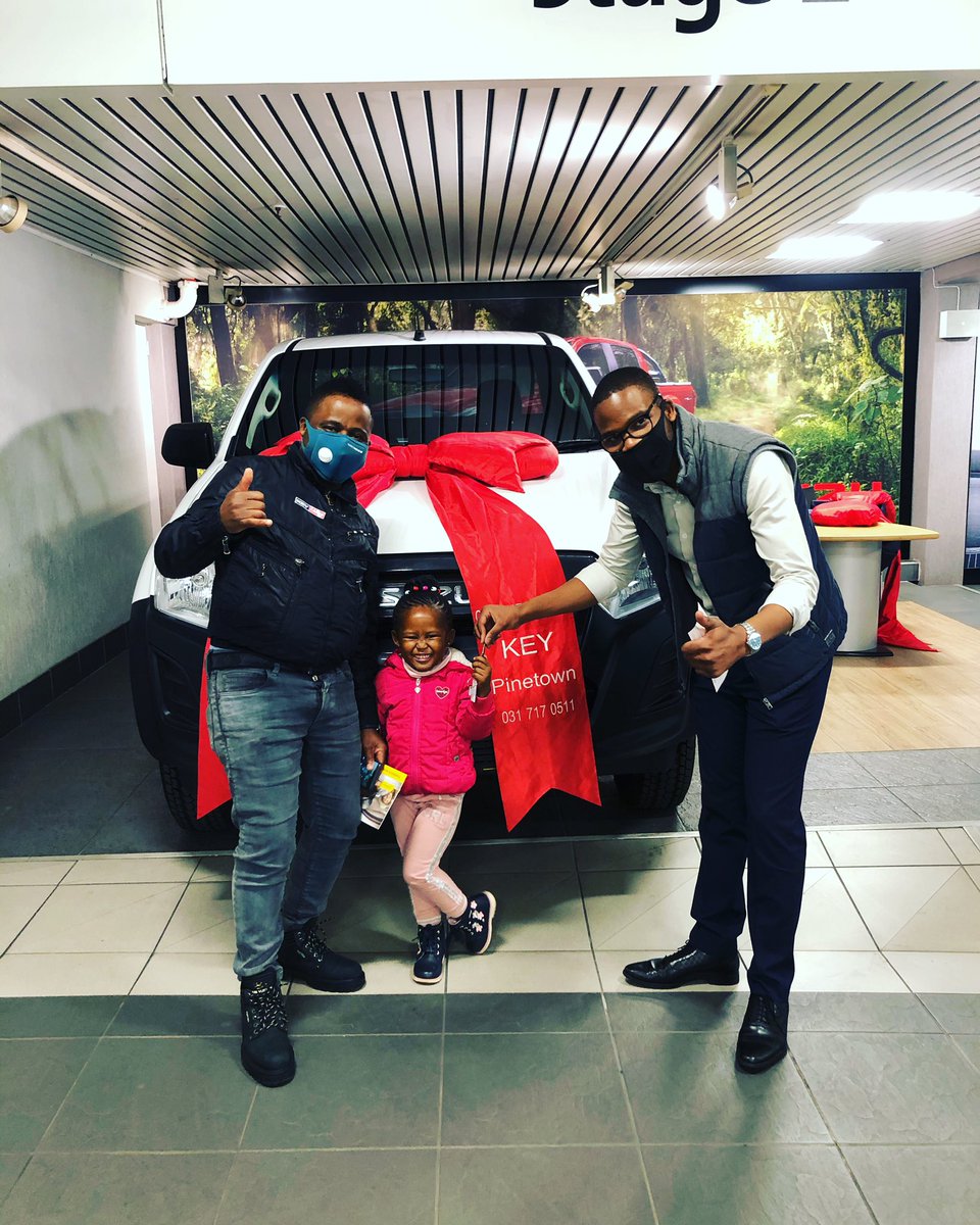 OceanDrive_za's tweet photo. Congratulations to Mr Mqokiyana from Nhanhe Trading on the purchase of their new @isuzusa DMax Fleetside 🍾🍾🍾 Here’s to May happy kilometers and continued success of your business 🙏🏾🙏🏾🔥🔥
#TheresWorkToDo #WithYouForTheLongRun https://t.co/pmKQLJLDUr