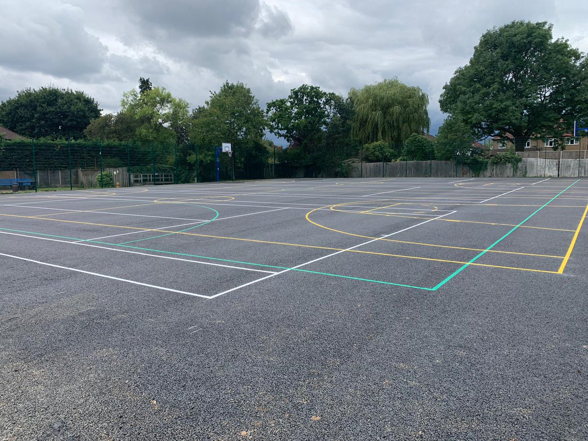 Pro_Tar's tweet photo. A new 3000m2 Multi use games area completed for a school in West London.
#gamesarea #schools #surfacing #commercial #playgrounds #ProTar https://t.co/FC4fOGGGx4