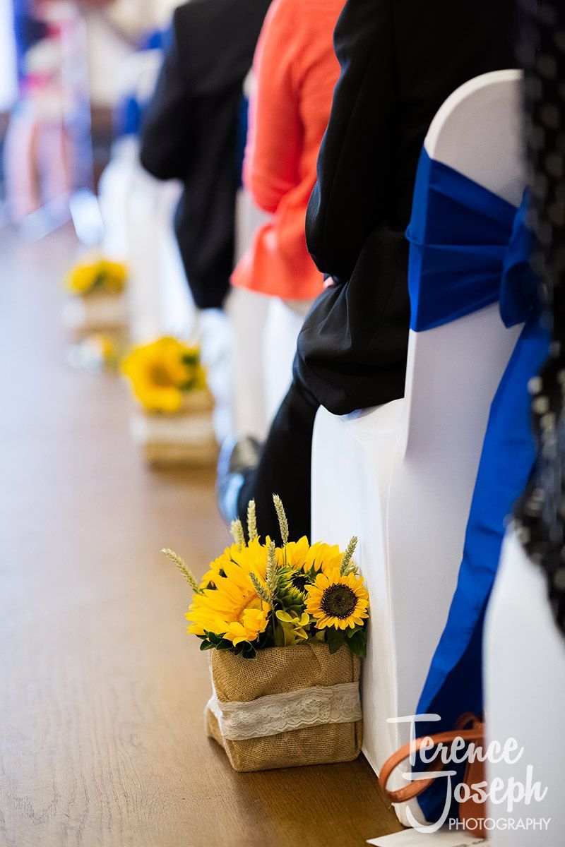 Still can't get over Joy and John's gorgeous summery wedding decor by Amanda Jane Weddings &amp; Events <a href="/AmandaJaneEvent/">Amanda</a>

Venue: <a href="/ploughatleigh/">The Plough at Leigh</a>
Flowers: <a href="/ECawseFD/">Elli Cawse</a> 

#theploughatleigh #kent #wedding #ukwedding #weddingphotographer #photographer #summer #love #sunflower #flowers