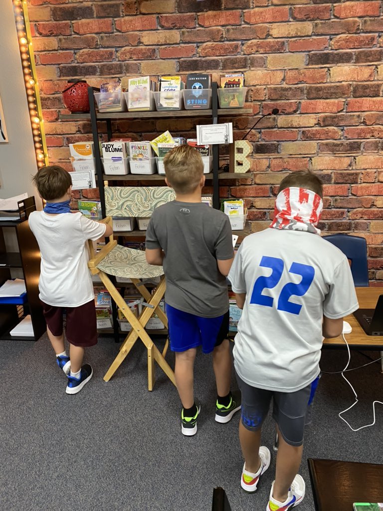 AmyBarner2's tweet photo. Genre Scoot in action! #brockisd #brockintermediate @barnerbunch4th @ranae_lane https://t.co/ykoWtT4sZZ
