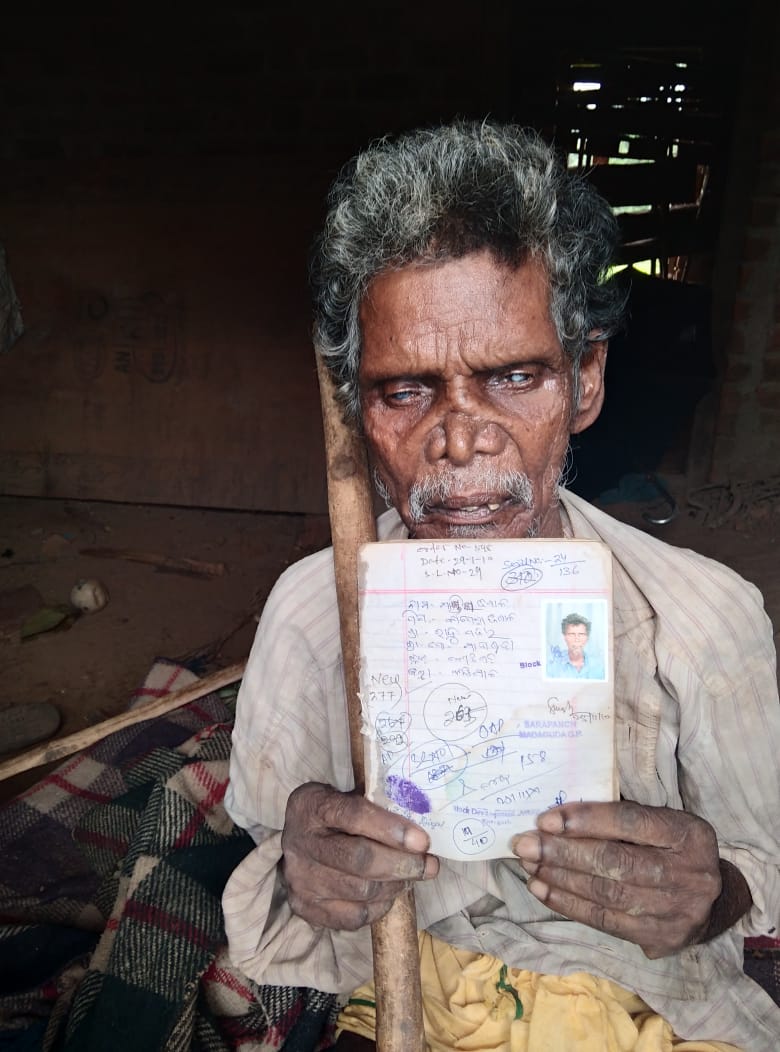 Atmashakti3's tweet photo. Most unfortunate news to read. Let's not be hurry to make #Aadhar Mandatory. Please #DontStopPension due to noon linkage to Aadhaar. @Naveen_Odisha @Ashokpandabbsr 
@Bhaskar__Sarma 
@AdmnNayagarh https://t.co/WUWBeUlSeX