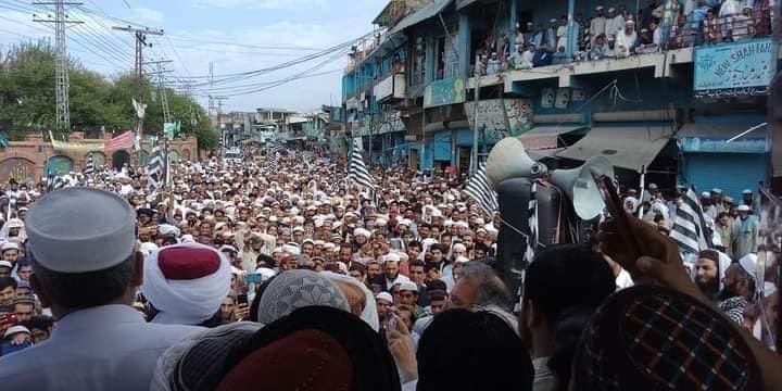 iFazliGhafoor's tweet photo. اہالیان بونیر کا عدالت عالیہ کو پیشکش 
غازی خالد کی رہائی کیلئے ہم دیت    دینے کو تیار ہیں 
مفتی فضل غفورصاحب https://t.co/q2MkgrRvdp