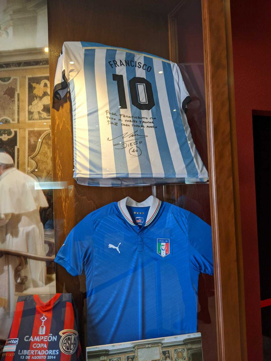 18+ Maradona Pele Signed Shirts PNG