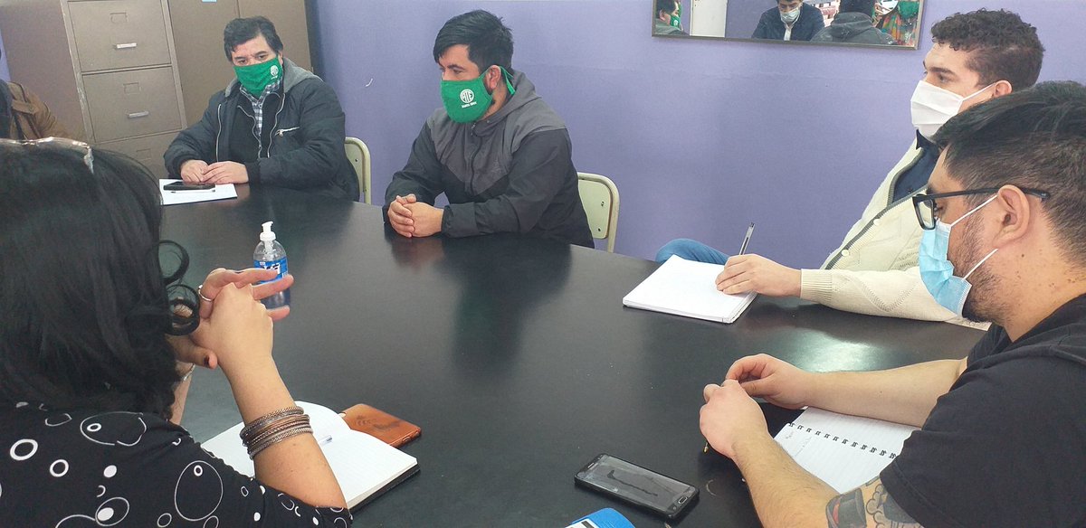 ate_caleta's tweet photo. Parte de la Comisión Administrativa de ATE se reunió con el Director de Zona Norte del Min. de Desarrollo Social de la provincia,Alvarez y directores de los CIC donde se plantearon diferentes reclamos de lxs trabajadorxs del sector y las  soluciones para los mismos
#ATESomosTodos https://t.co/QTVa4DyBWj