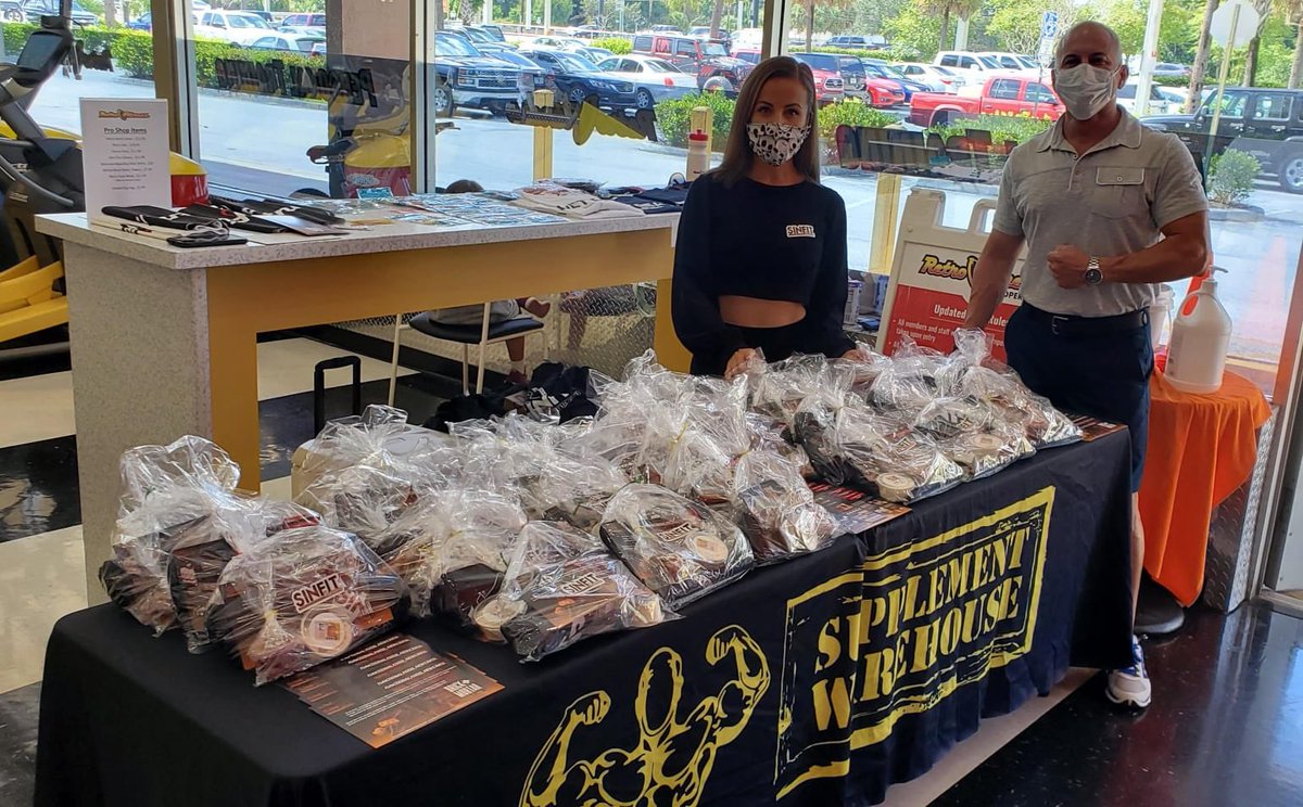sinfitnutrition's tweet photo. $GTEH Great event last night at another large fitness chain that loves their #sinfitnutrition Thanks Retro Fitness Cooper City for all the love. Great job Harold and Adriana. #bigchains #sinfittakeover https://t.co/VHuiabIl4J