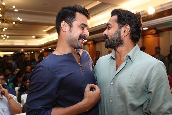 TovinoFansArmy's tweet photo. Congrats #AsifAli Sir For Completing 11 Golden Years in Cinema. Wishing You the Best for your Upcoming Films On behalf of @ttovino Fans ❤️!!

#11GoldenYearsOfAsifAli https://t.co/k6EpKXDXo7