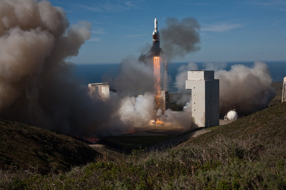 The first  #DeltaIVHeavy that launched from Vandenberg Air Force Base in California was NROL-49 on Jan. 20, 2011. Standing 233 feet tall and 53 feet wide, it was the largest rocket ever launched from the West Coast of the United States. Highlights: 