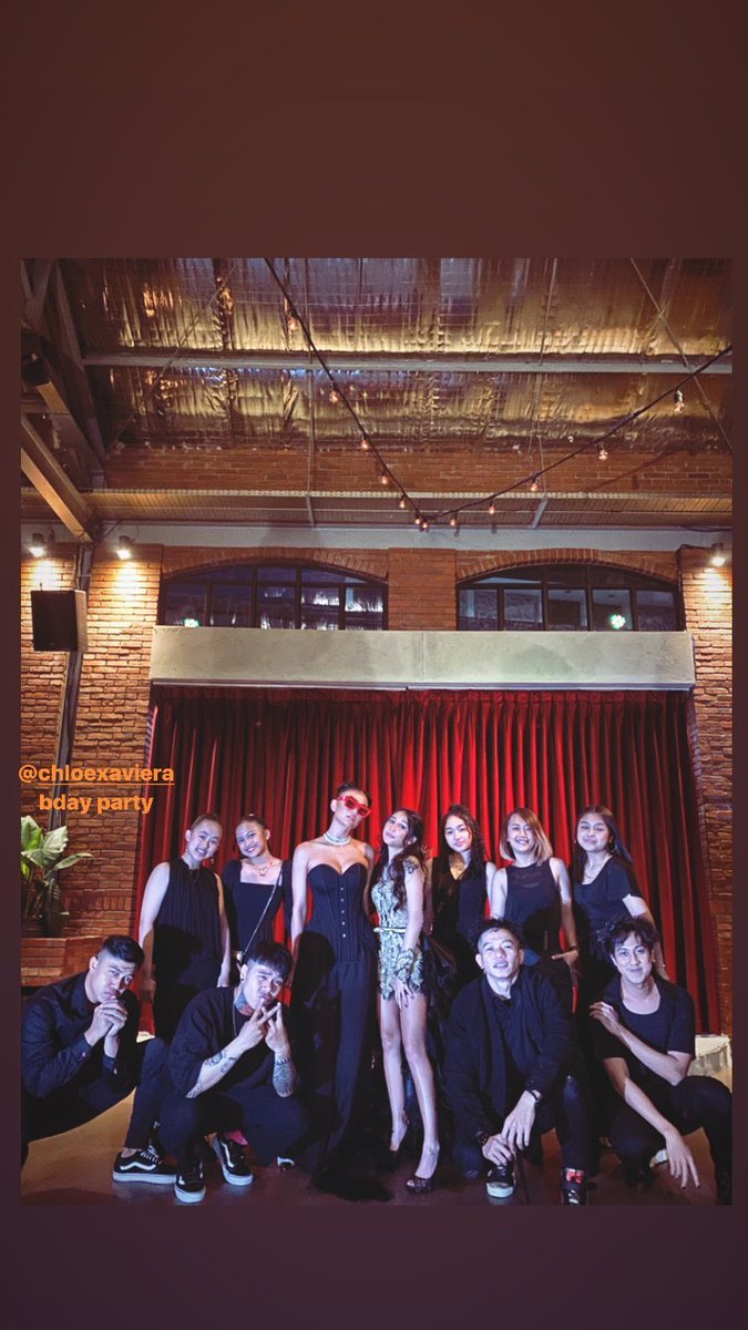 amoxtion's tweet photo. Chole x Bday party...

Uhhh nyai kacamatanya😍😍 https://t.co/hI7oUCjcLA