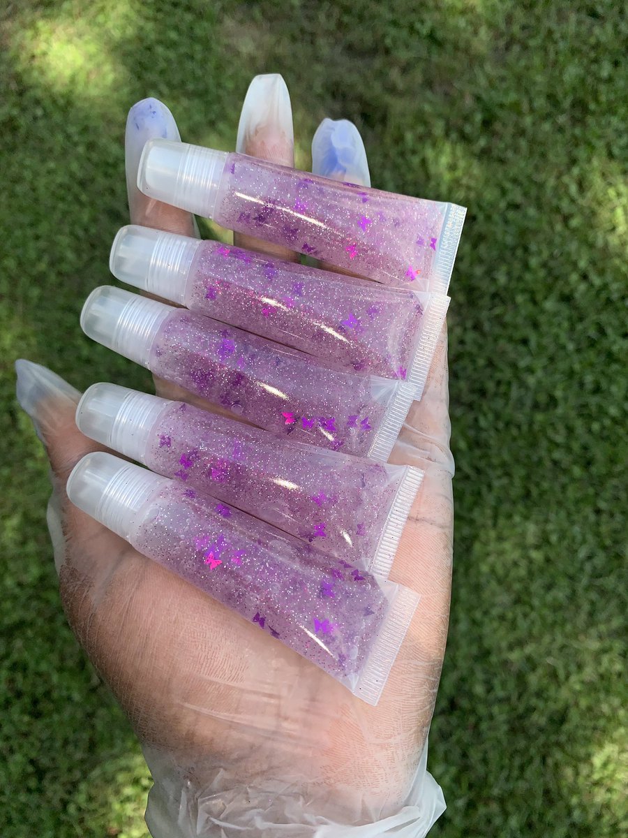 thtgrl_tia's tweet photo. All natural vegan gloss 🤩 #SupportBlackBusinesses #supportsmallbusiness https://t.co/TaC4T8ihyO