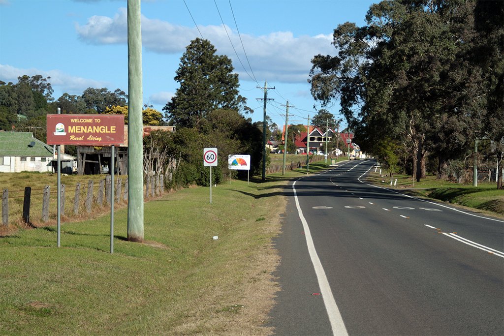 yarn22's tweet photo. .@thefrontbar7 #thefrontbar #micksmulti #micksfrothylip #harnessracing #village #kevinsheedy #boomshakala #oddsonfavorite #mortgage #caltondraught #sportsbet And the info on Wikipedia's photo reads - Entrance to Menangle village @mickmolloy @AndyMaherDFA @MrSamPang @Kevin_Sheedy https://t.co/tsqugdf5F9