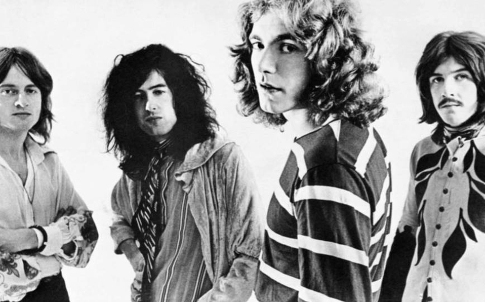Asomaron a fines de los 60 para convertirse en la banda de rock más grandiosa del planeta: <a href="/ledzeppelin/">Led Zeppelin</a>.
Hoy cumple 72 su cantante, <a href="/RobertPlant/">Robert Plant</a> #TheGoldenGod. Y volveremos a poner en llamas nuestra pantalla.🔥
VIDEOGRAFIA: 1PM/ 9PM (MX) + 3PM/ 11PM (AR)
#LedZeppelin #RobertPlant