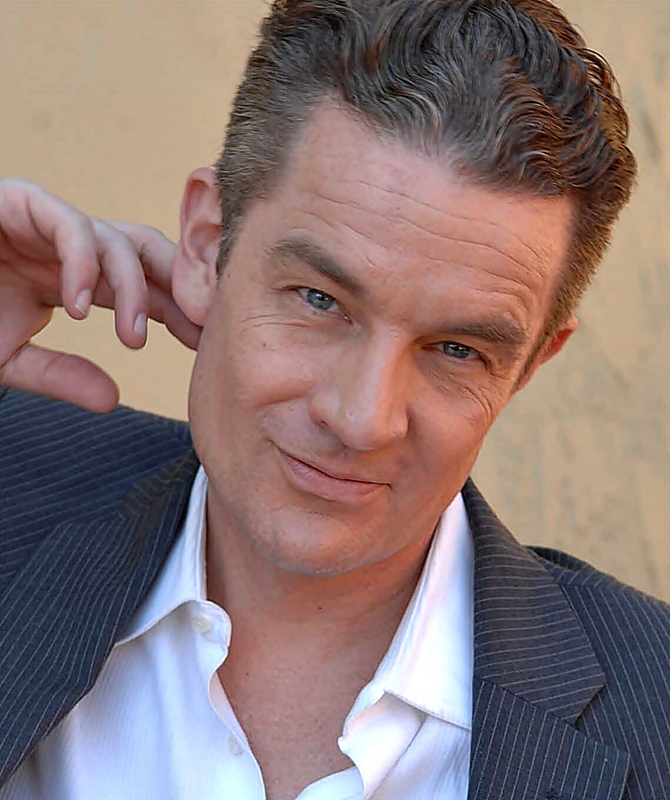 Tari_na's tweet photo. @JamesMarstersOf
Happy birthday, Mr. Marsters 🎂🎇
May this year bring you your dearest dreams and reward all your efforts. 💐🎁 
Wishing you all the best, from Belarus, with love❤️💖❤️ https://t.co/fwJDgaz4iu