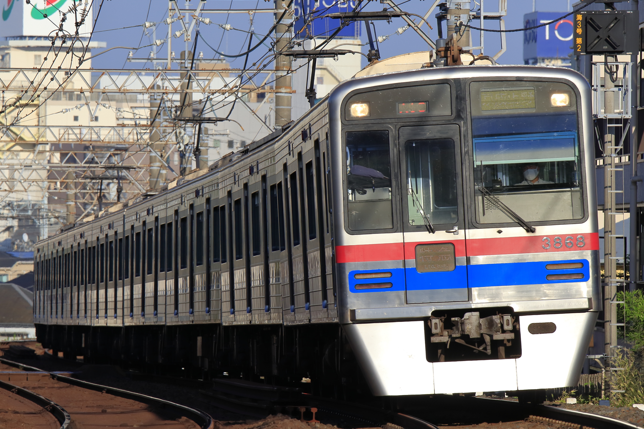 麻陳豆腐 08 京成本線 船橋 海神間にて 1686k 快速西馬込行 3700形3758編成 1628t 快速西馬込行 5500形5513編成 初期顔3700はこの編成のみゲット 京急車と並んでこれまた貴重な都営車の本線運用 今日は5500でした 5300も撮りたいですが 北総の方が