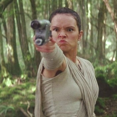  #StarWars/ #theMummyEvie/Rey shoots for the first time.Intimidates the enemy with a shout or a stern face lol.And they both hit the target! #DaisyRidley  #RachelWeisz