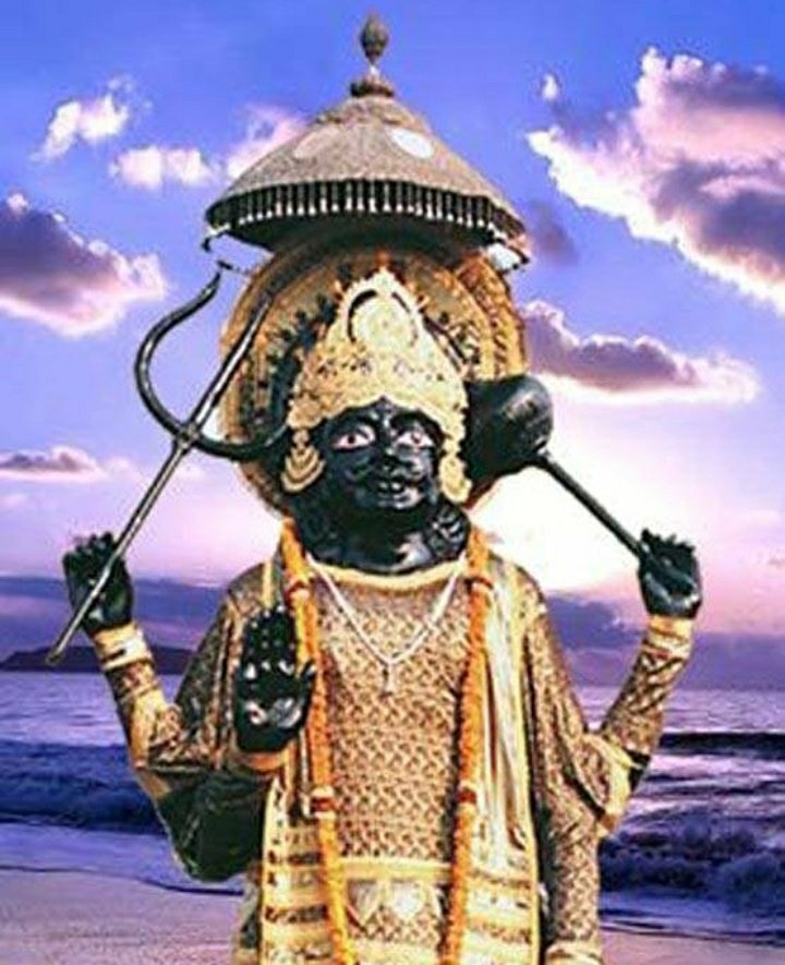 7)Shani(Saturn):-Two lakh Yojan above this lies Shanaishchar(Saturn). He stays for 30 months in each raashi. He disrupts the peace of each raashi.Above them are Saptirishi's like Kashyap.