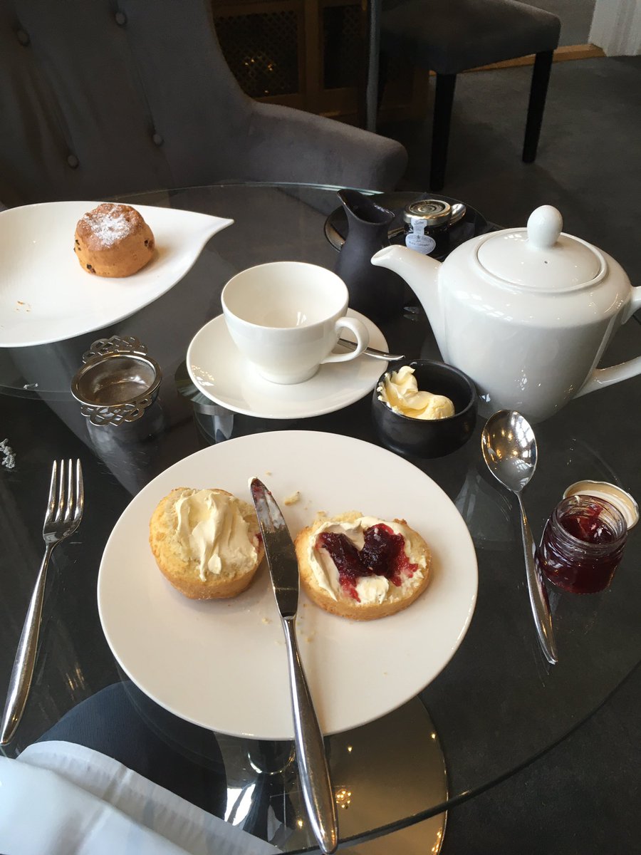 Manners15's tweet photo. Have I got this the right way around ? #wheninDevon https://t.co/bXIaiOs9Ak
