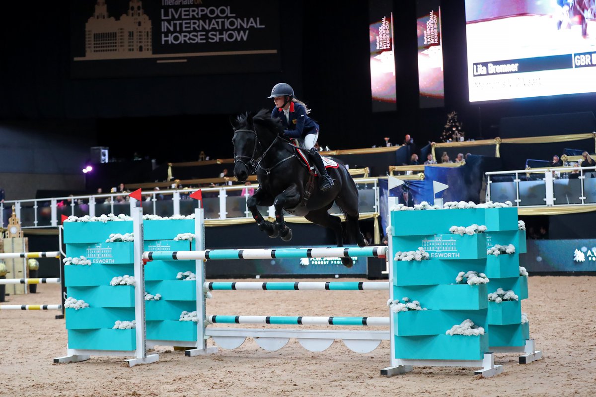 LiverpoolInt's tweet photo. #ThrowbackThursday to this great round for Lila Bremner (daughter of impressionist, Rory Bremner) on the closing afternoon at 2019โs LIHS. A speedy jump off paid dividends, leading to an emphatic win ๐
#ExperienceSpectacular #Showjumping #WinningResult https://t.co/0egAa200B7