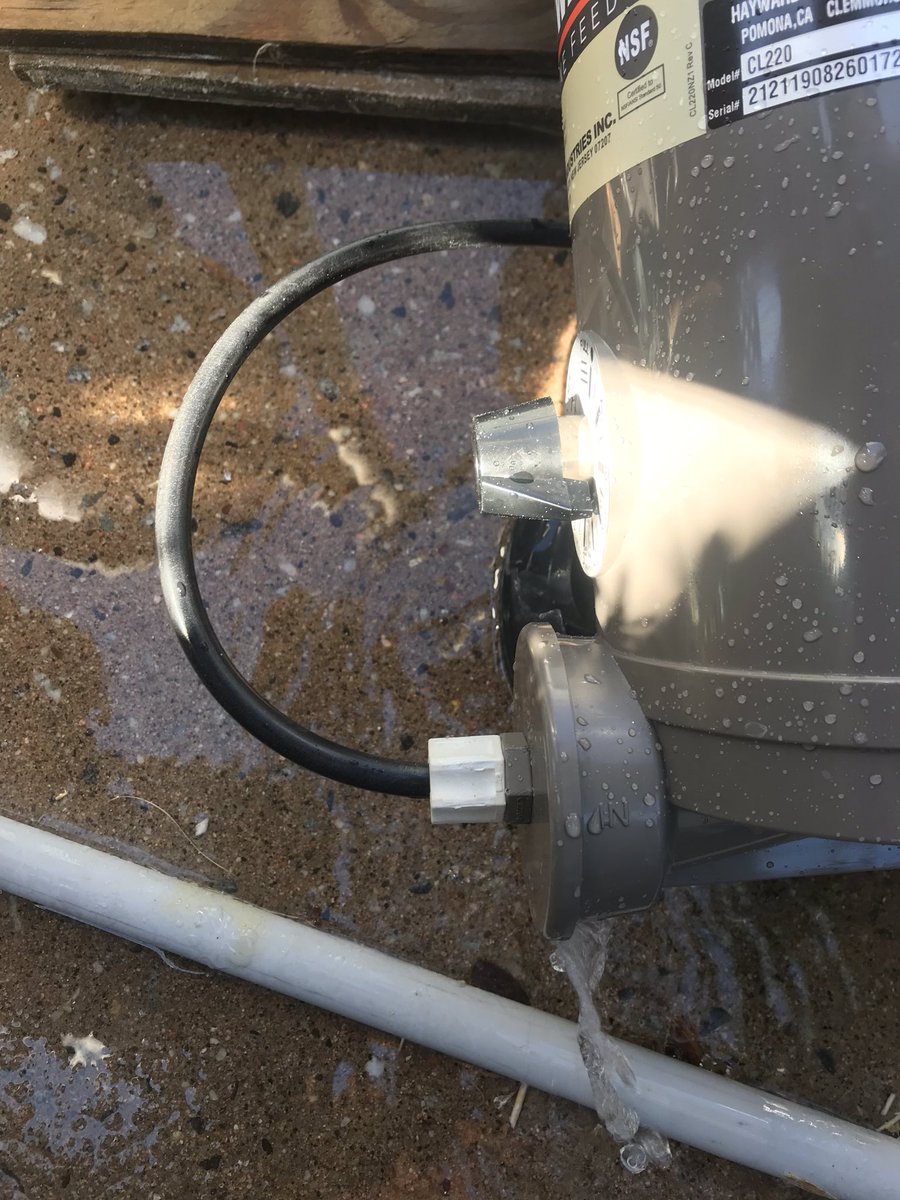 ChrisPisanoWMN's tweet photo. @AmazonHelp @amazon Just bought this Hayward chlorinator from Amazon warehouse. I have a feeling I know why it was returned in the first place - it leaks like a sieve. Totally useless and now I can’t maintain my pool. Please help! https://t.co/RQv8sbBCfi