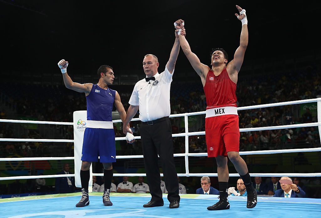 juegosolimpicos's tweet photo. #TalDiaComoHoy hace 4⃣ años, Misael Rodríguez de México 🇲🇽 ganó la medalla de bronce 🥉 en boxeo (peso medio) 🥊 de los #JuegosOlimpicos de #Rio2106. https://t.co/G7tp4Bh5T4