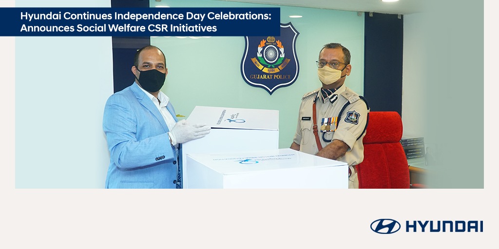 HyundaiIndia's tweet image. For our global vision of #ProgressForHumanity, we continue our Independence Day celebrations through our CSR initiatives. Shri @ashishbhatiaips IPS, DGP - Gujarat receiving 20,000 Khadi Masks for the State of Gujarat from Mr. Nishant Kapil, Regional Sales Head – Gujarat, HMIL.