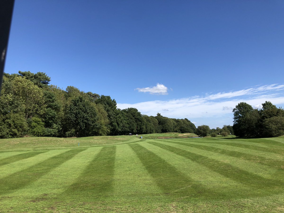 ChrisBirkett16's tweet photo. Course looking awesome after that big hit of rain the last few days. Nice to have some definition back out there ๐ฅ๐ฅ @andycopeland088 @RobBakerGK @DstephenSt @JakeBowe19 @delboymg @MillGreenGC #GetGolf https://t.co/WECX4i5MZk