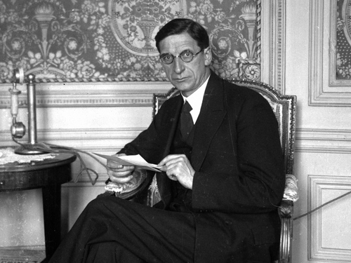 What few competitive constituencies existed were located in Belfast, with the NI Labour party occasionally winning a seat from the UUP or the nationalists. One curious case was Éamon de Valera winning South Down in 1933 for Fianna Fáil.