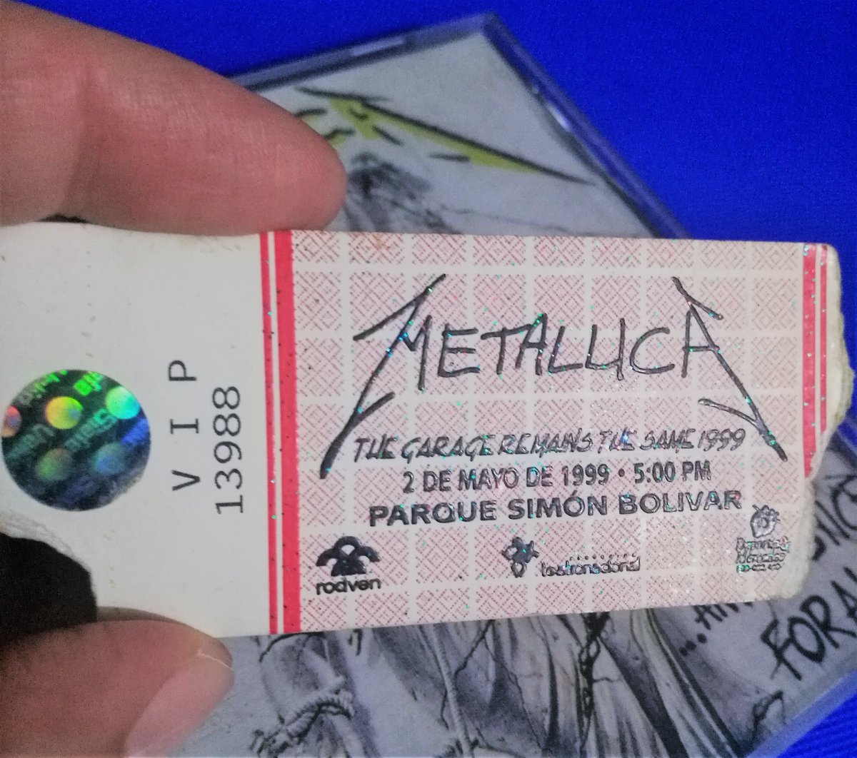 Un 'recuerdito' que tengo con #Metallica, el primer concierto en #Bogotá en medio de su gira #TheGarageRemainsTheSame #ParqueSimónBolívar 🤘🎸